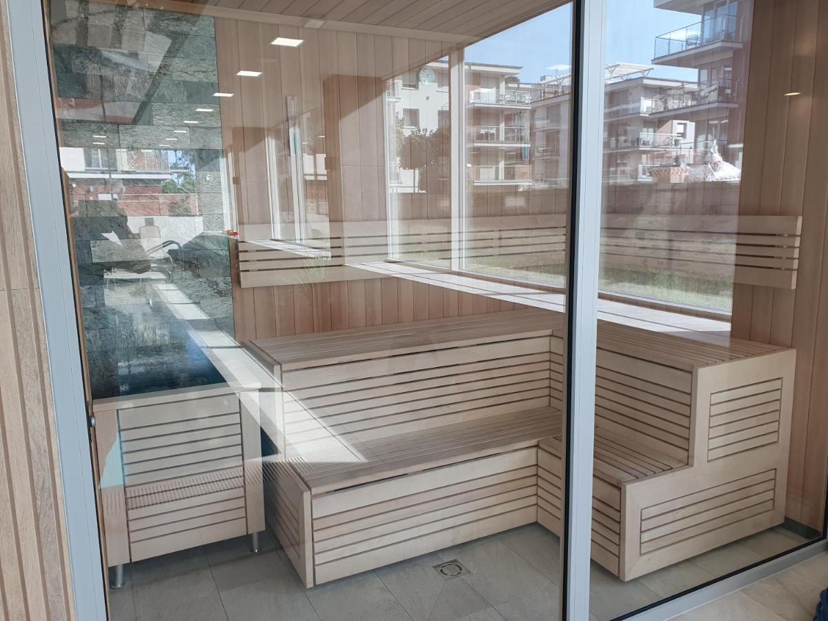 Apartament Szafir W Budynku Basenowym Morska Klifowa Rewal Exterior foto